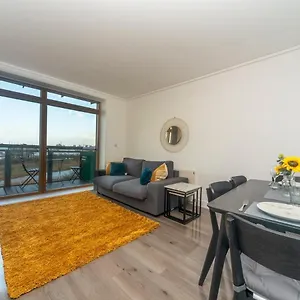 Apartment Pass The Keys Riverside Amazing Flat In Close To The O2, London