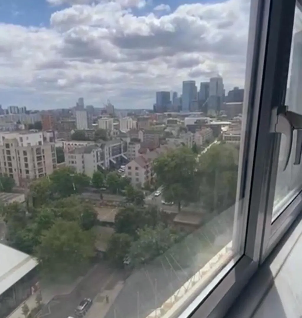 Apartment 2 Bedroom - London Zone 2 Bow, Breath Taking Views Ep1