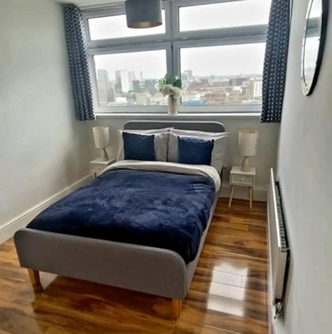 2 Bedroom - London Zone 2 Bow, Breath Taking Views Ep1