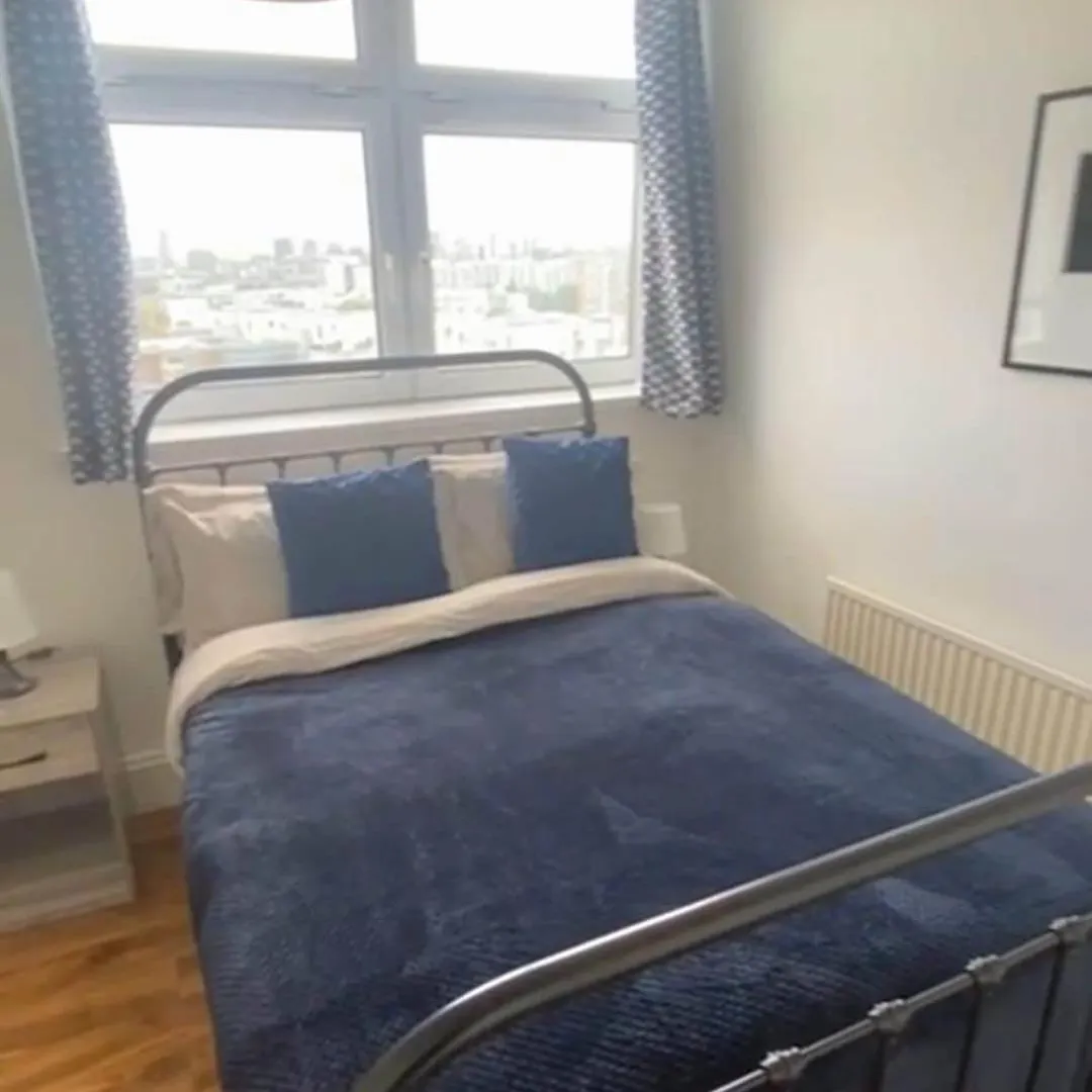 2 Bedroom - London Zone 2 Bow, Breath Taking Views Ep1